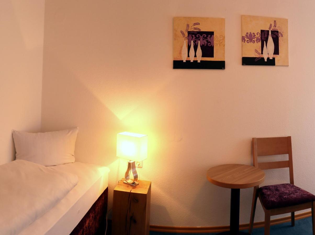 Family Room,1000583244:JPEG