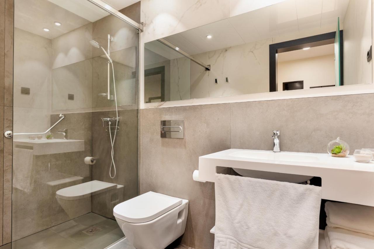Quarto com 2 Camas de Solteiro (1-2 Adultos)