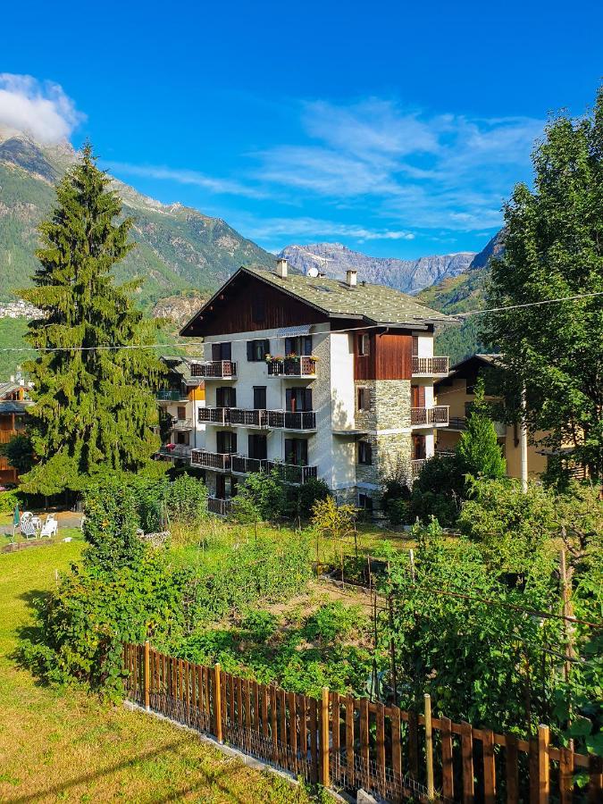 Camera Matrimoniale/Doppia con Letti Singoli con Vista Montagna