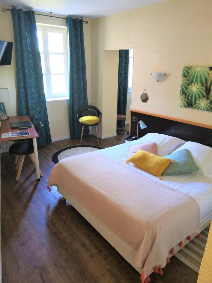 Superior triple Room with Garden View