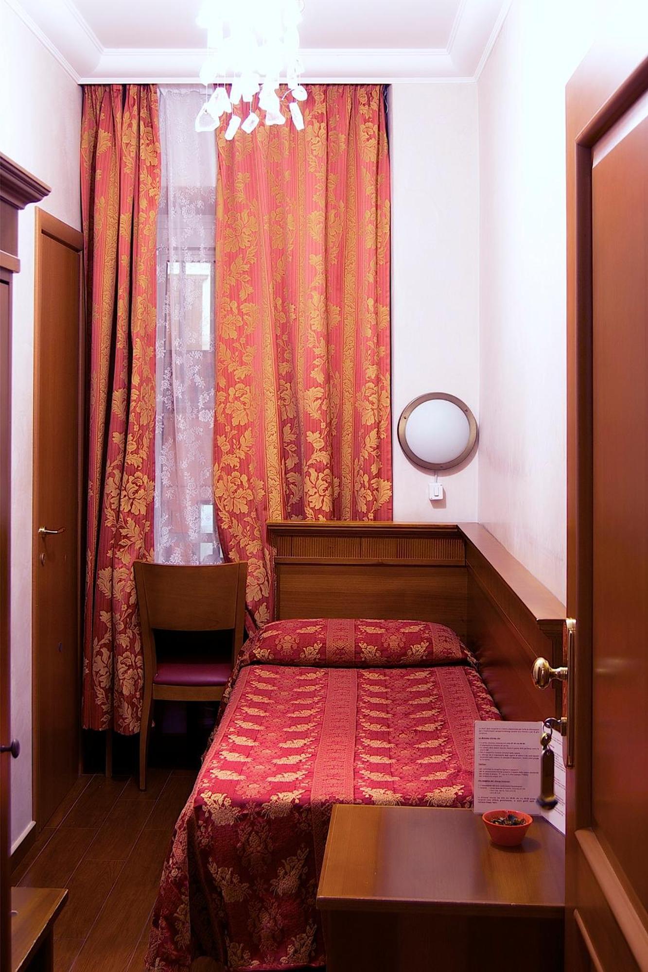 Single Room,152198674:JPEG