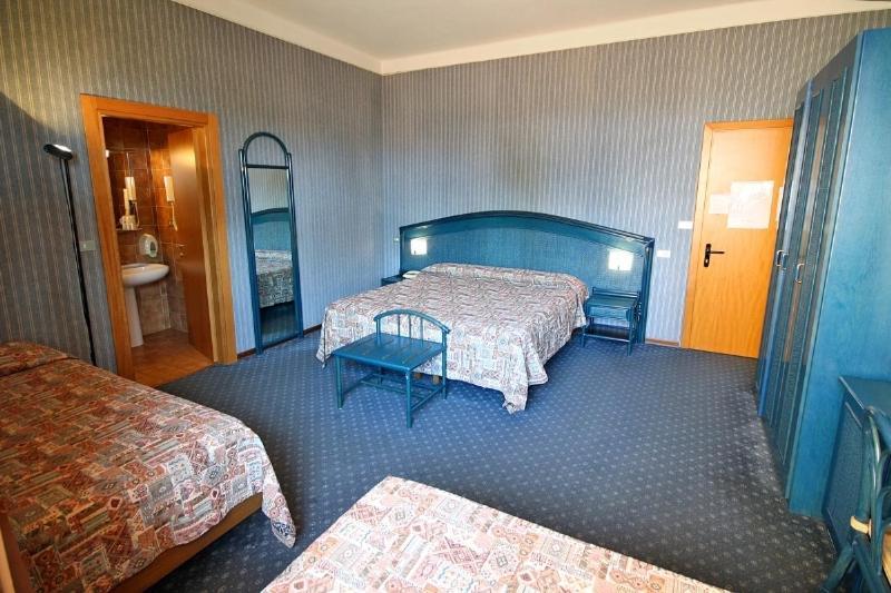 Classic Quadruple Room