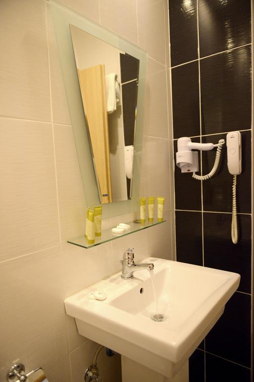 Budget Double or Twin Room with no window - Basement