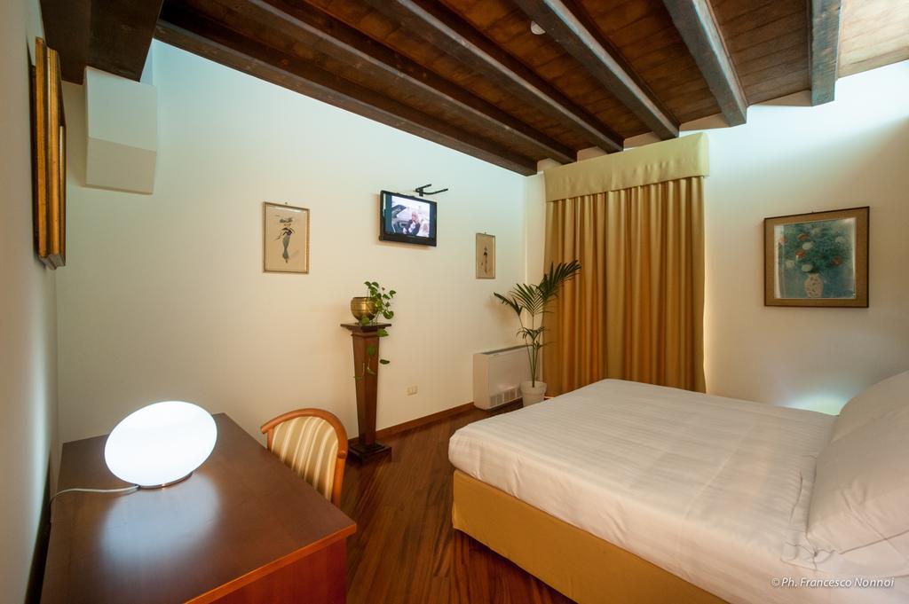 Deluxe Double Room,682935588:JPEG