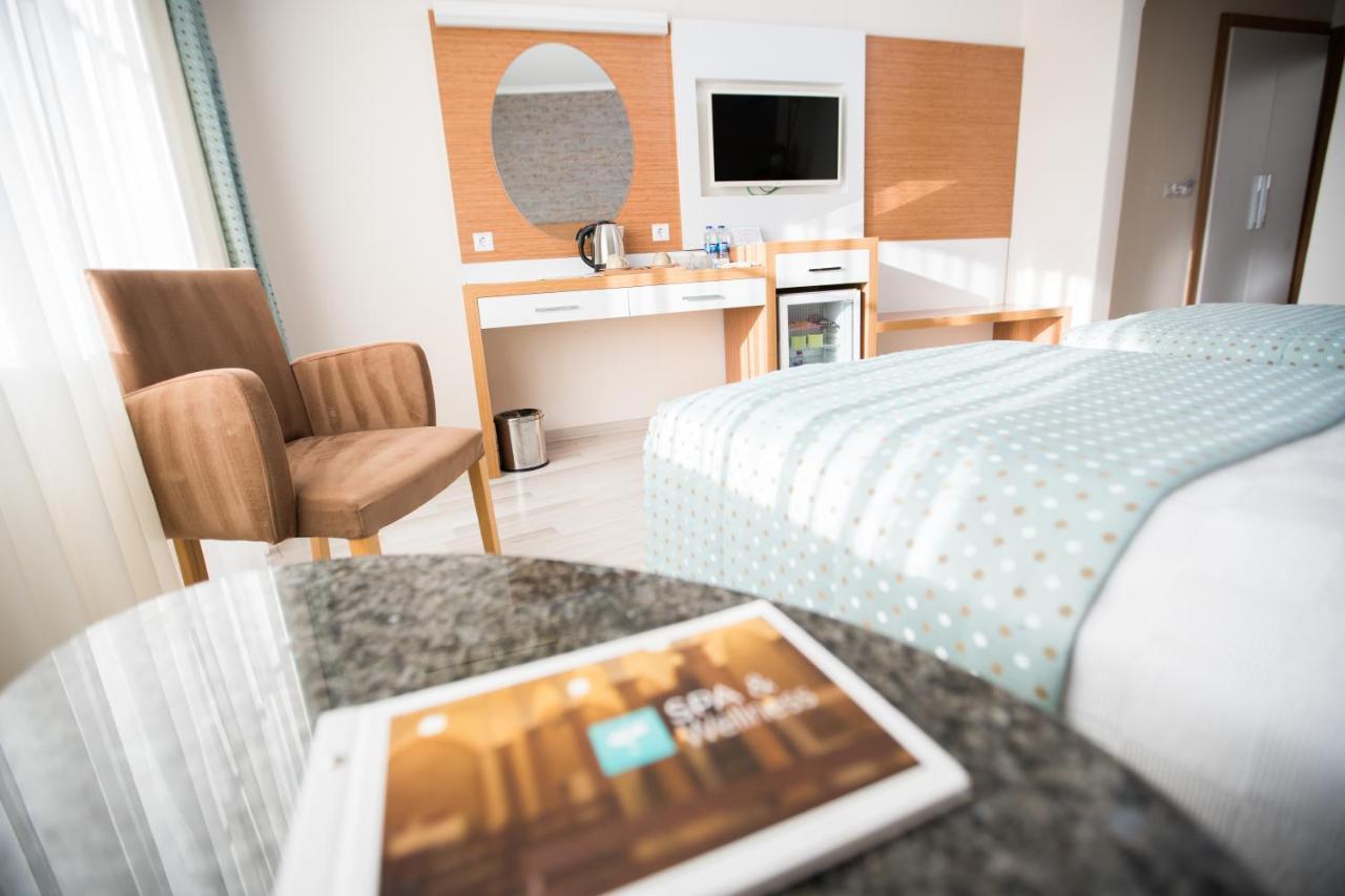 King Room with Balcony,1111100907:JPEG