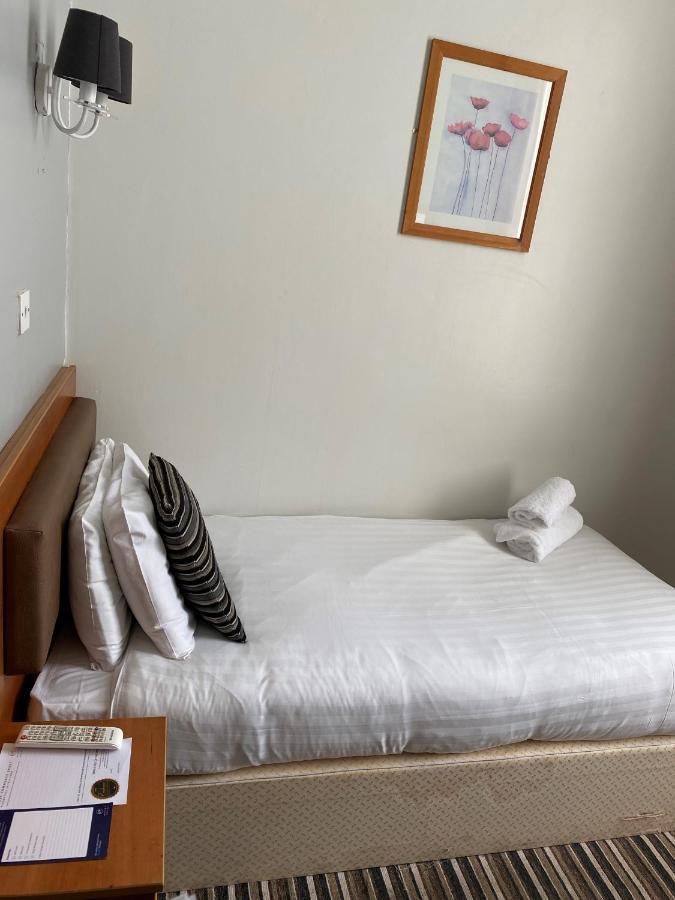 Single Room with Private Bathroom