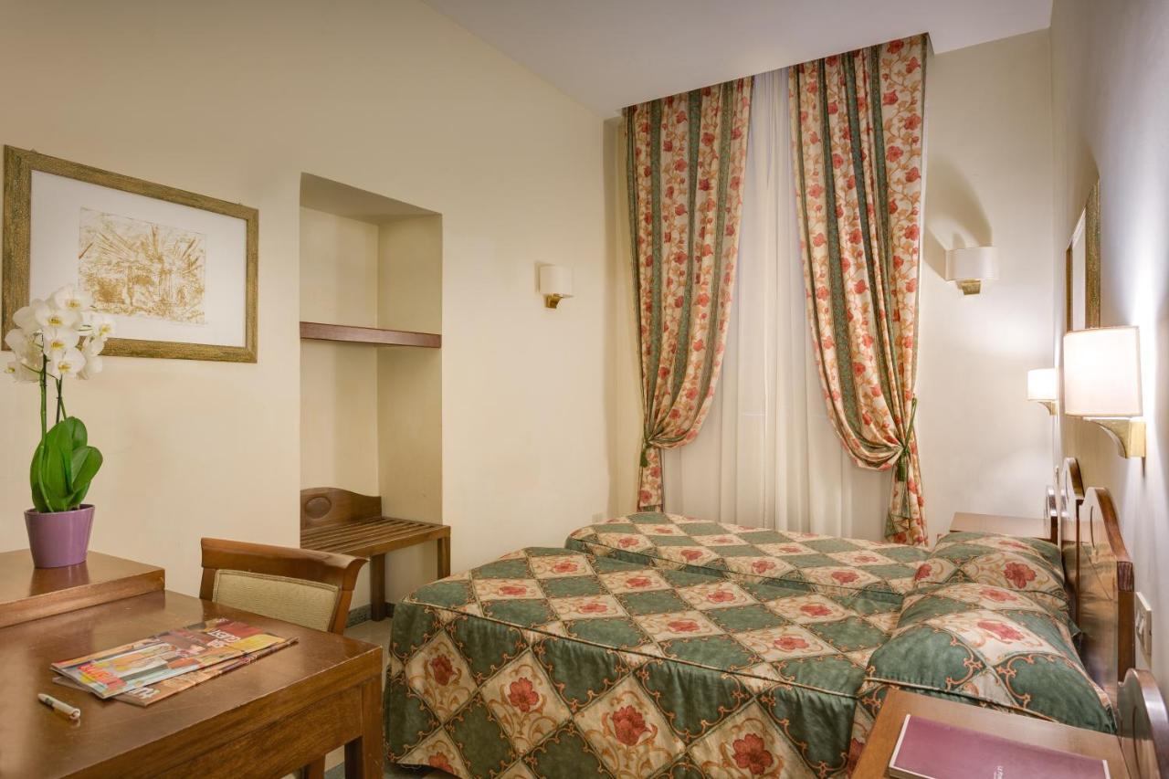 Kleines Doppel-/Zweibettzimmer