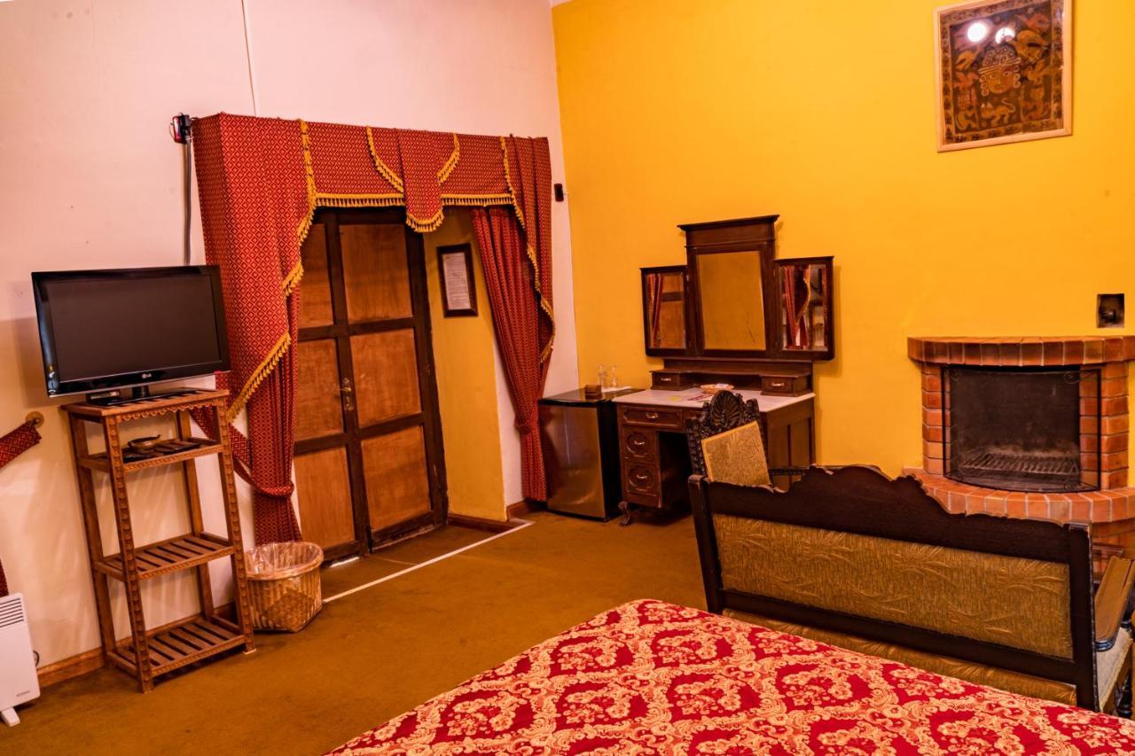 Deluxe Queen Room