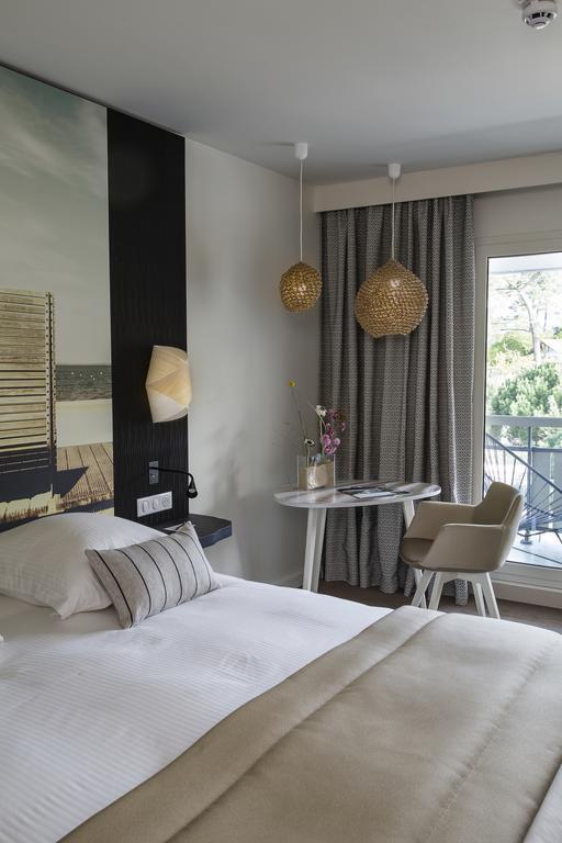 Chambre Privilège avec Accès au Spa - Vue sur Piscine