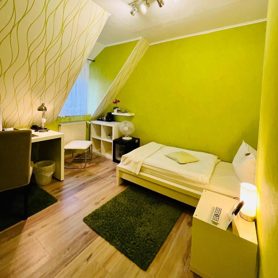 Single Room,1205446546:JPEG