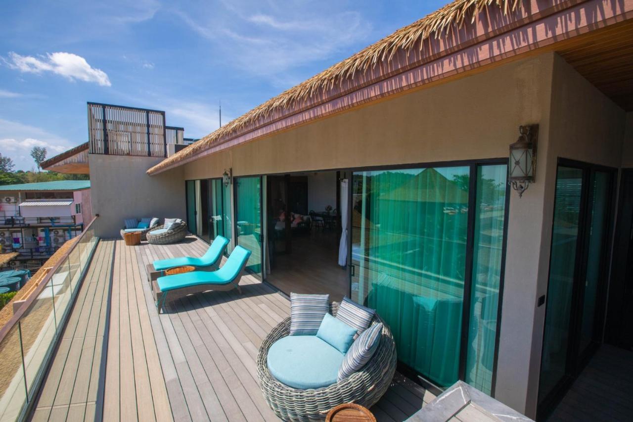 Suite Royal con jacuzzi y vistas al mar