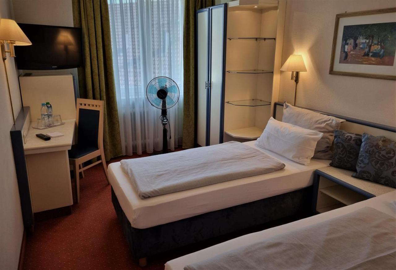 Large Twin Room,1247770348:JPEG
