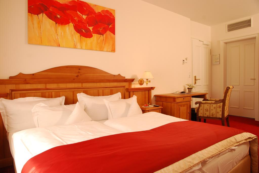 Double Room,125739666:JPEG