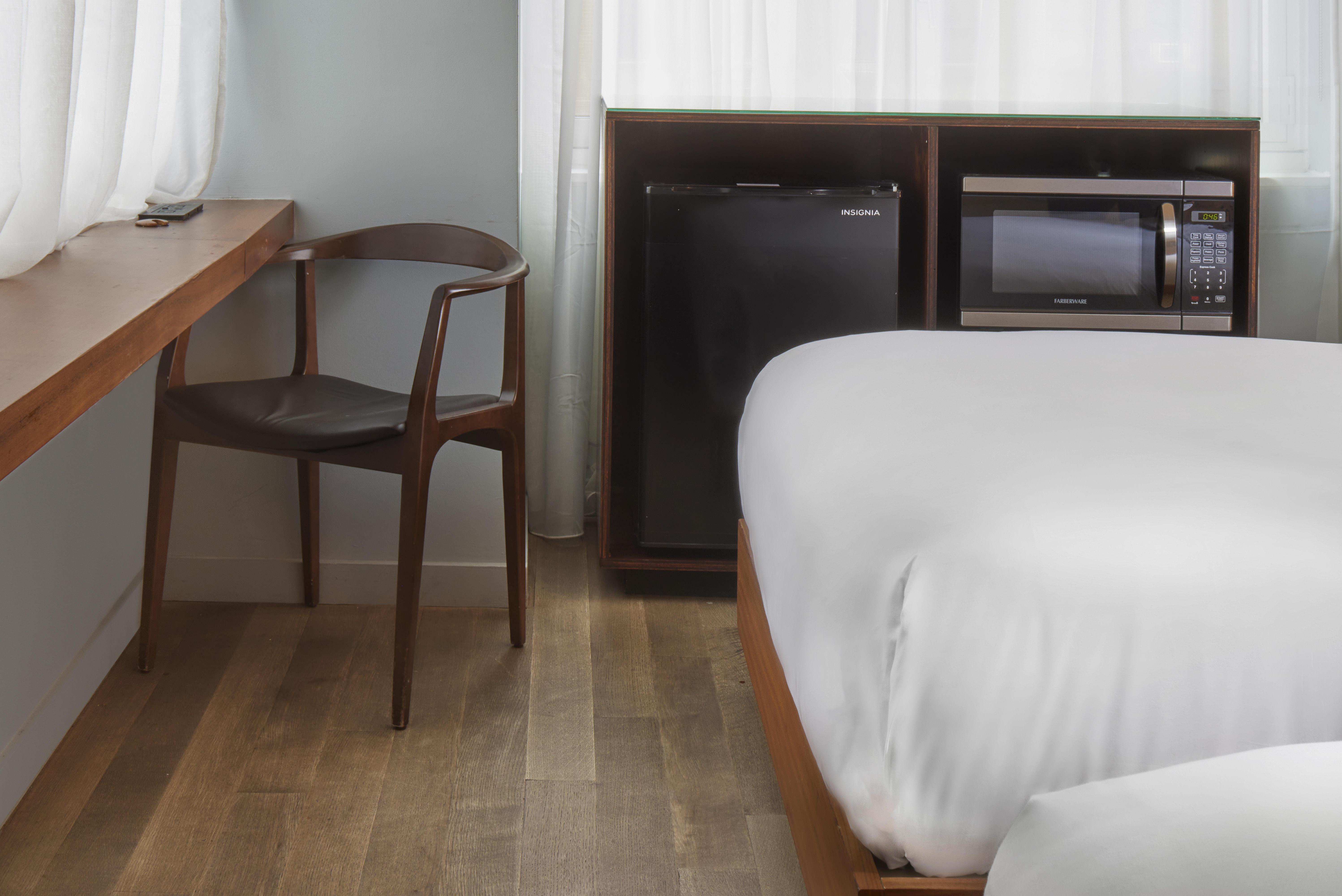 Quarto com Cama de Casal ou 2 de Solteiro
