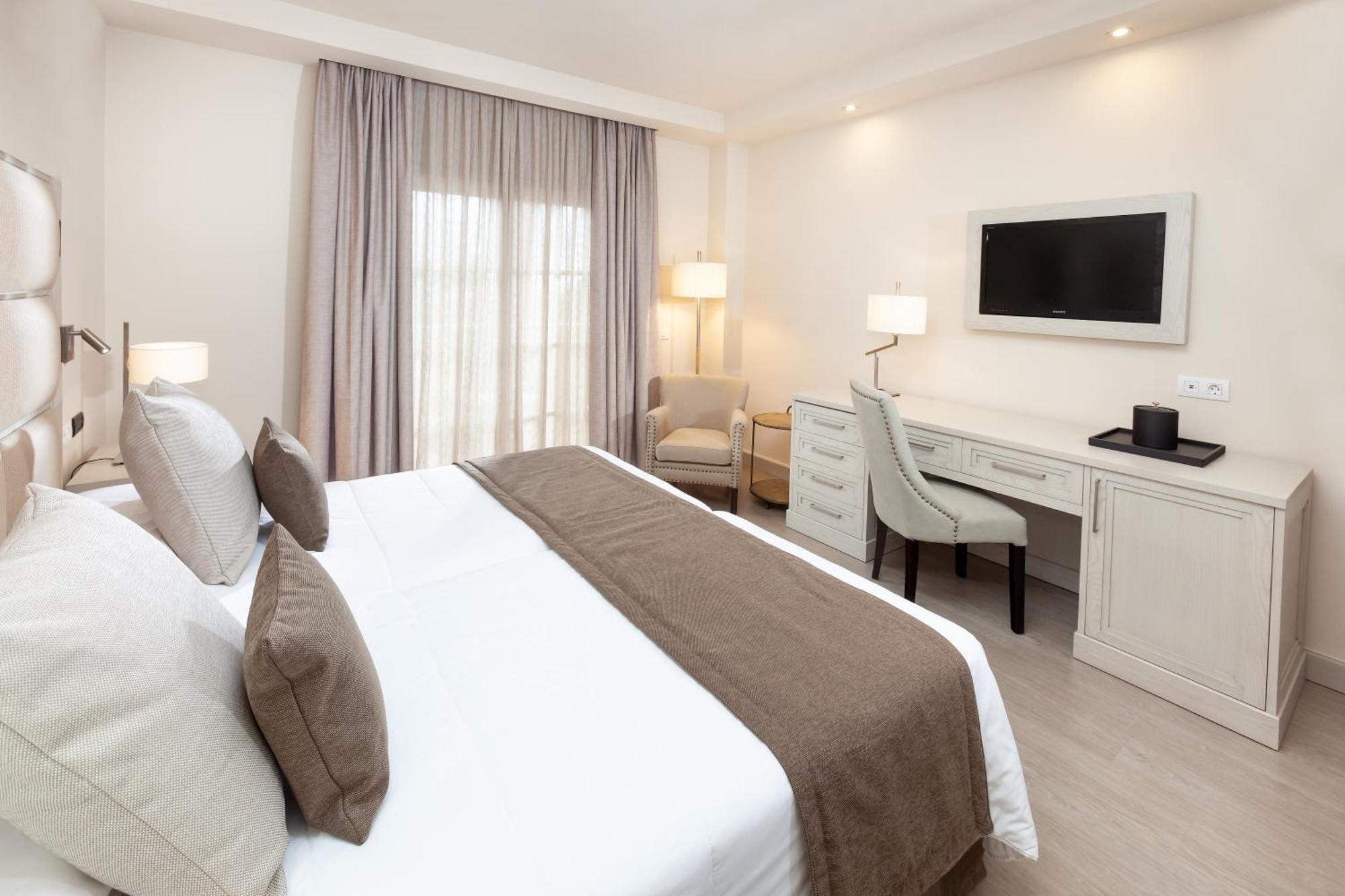 Double Room with Balcony or Terrace,1272359101:JPEG
