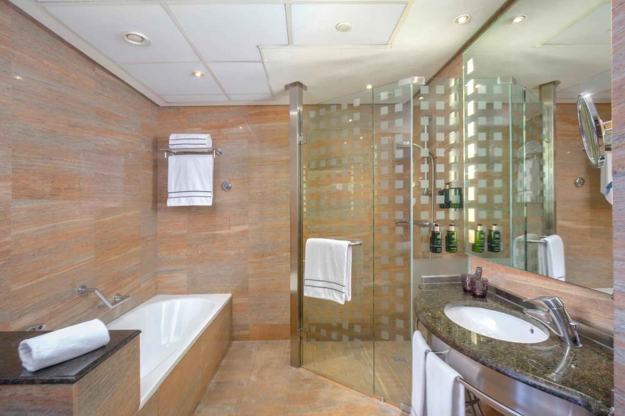 Junior Suite,1431840283:JPEG