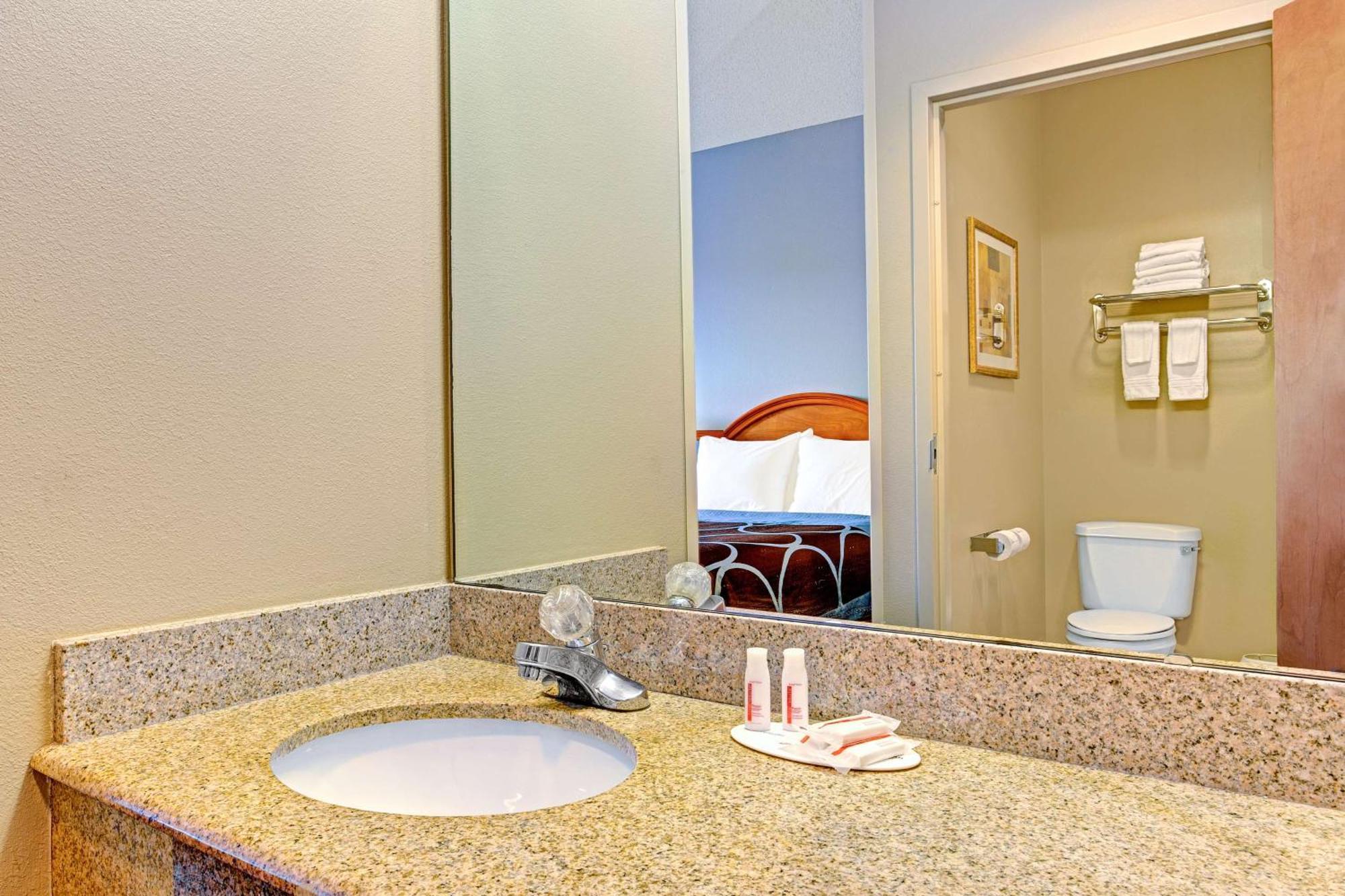 Queen Room with Two Queen Beds - Non-Smoking