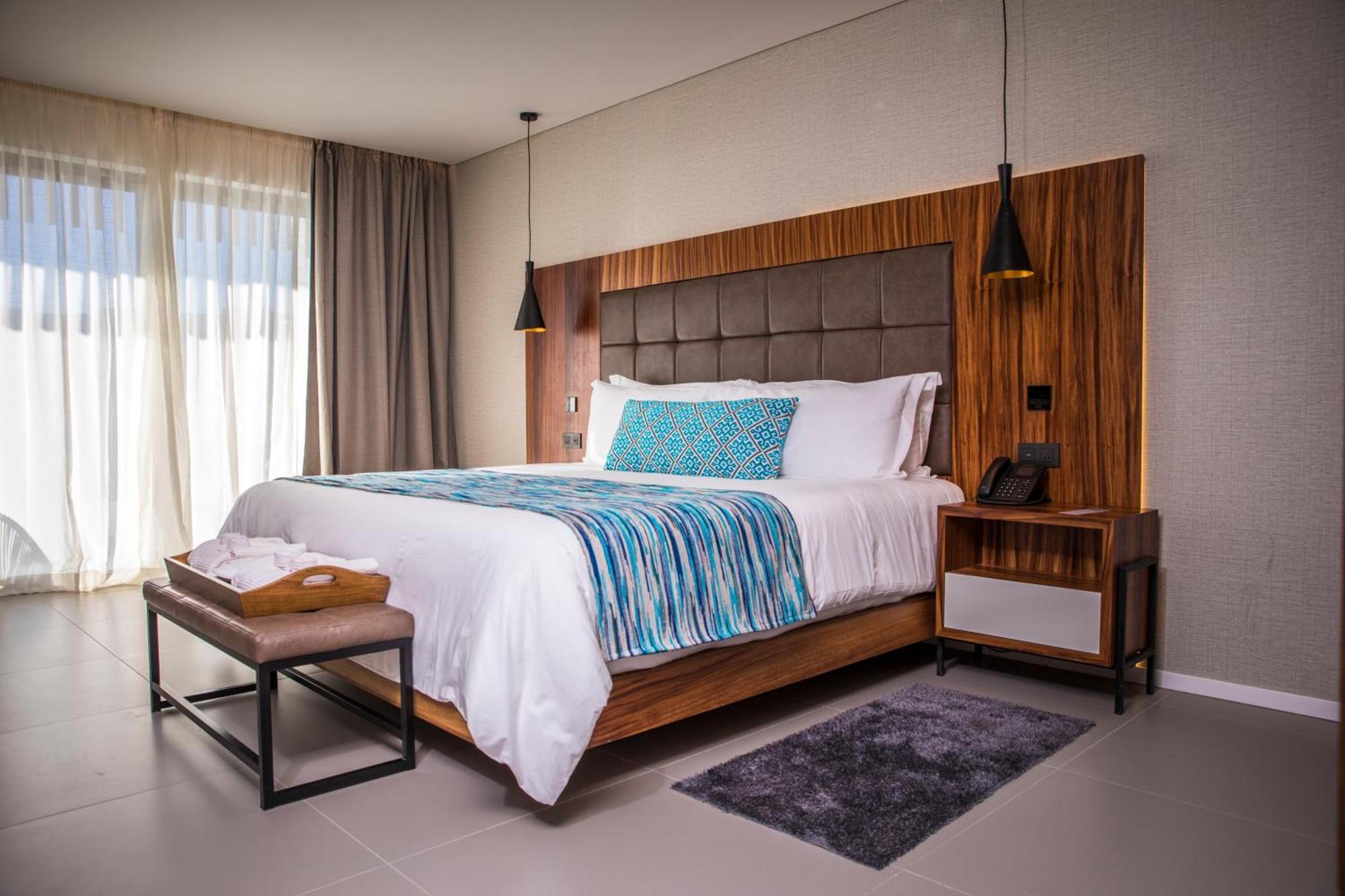Suite Elegância Clube com 1 Quarto, Banheira de Hidromassagem Exterior e Acesso Wi-Fi Gratuito - Exclusivo Adultos (+18 Anos)