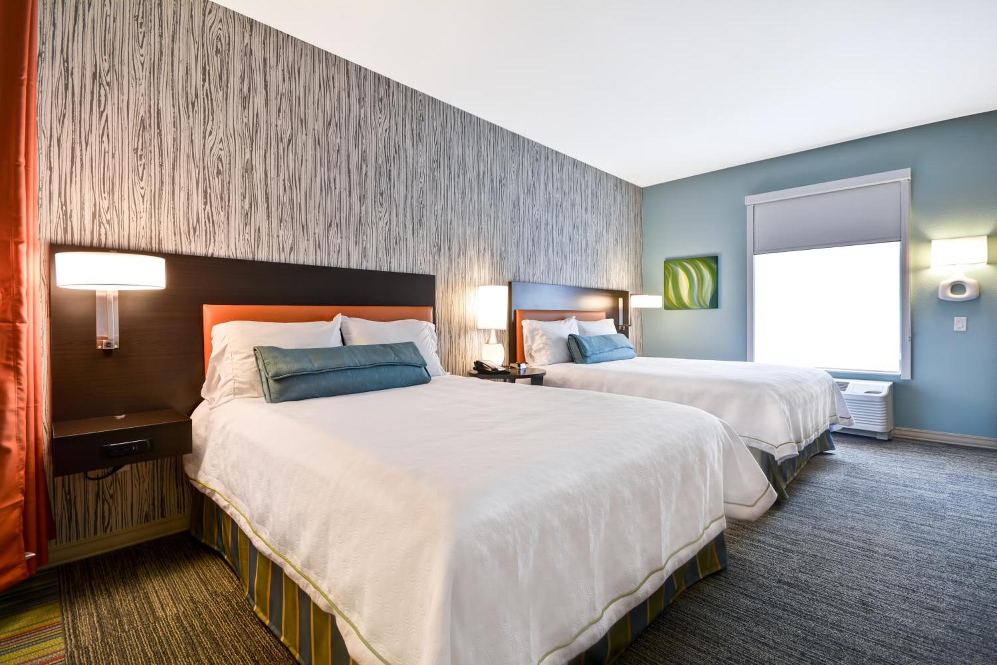 Queen Studio with Two Queen Beds - Non-Smoking