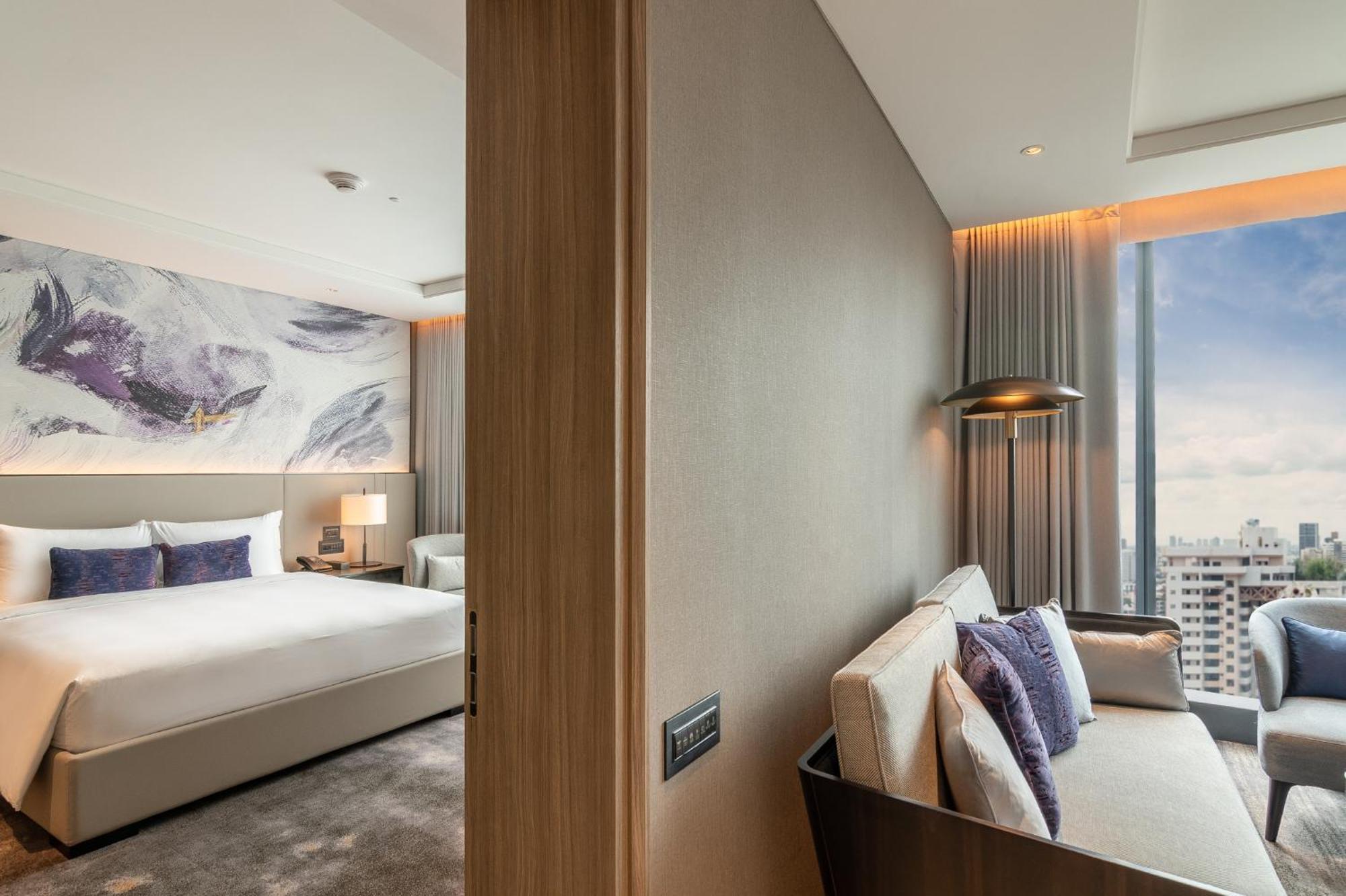 Executive Suite,1589365052:JPEG