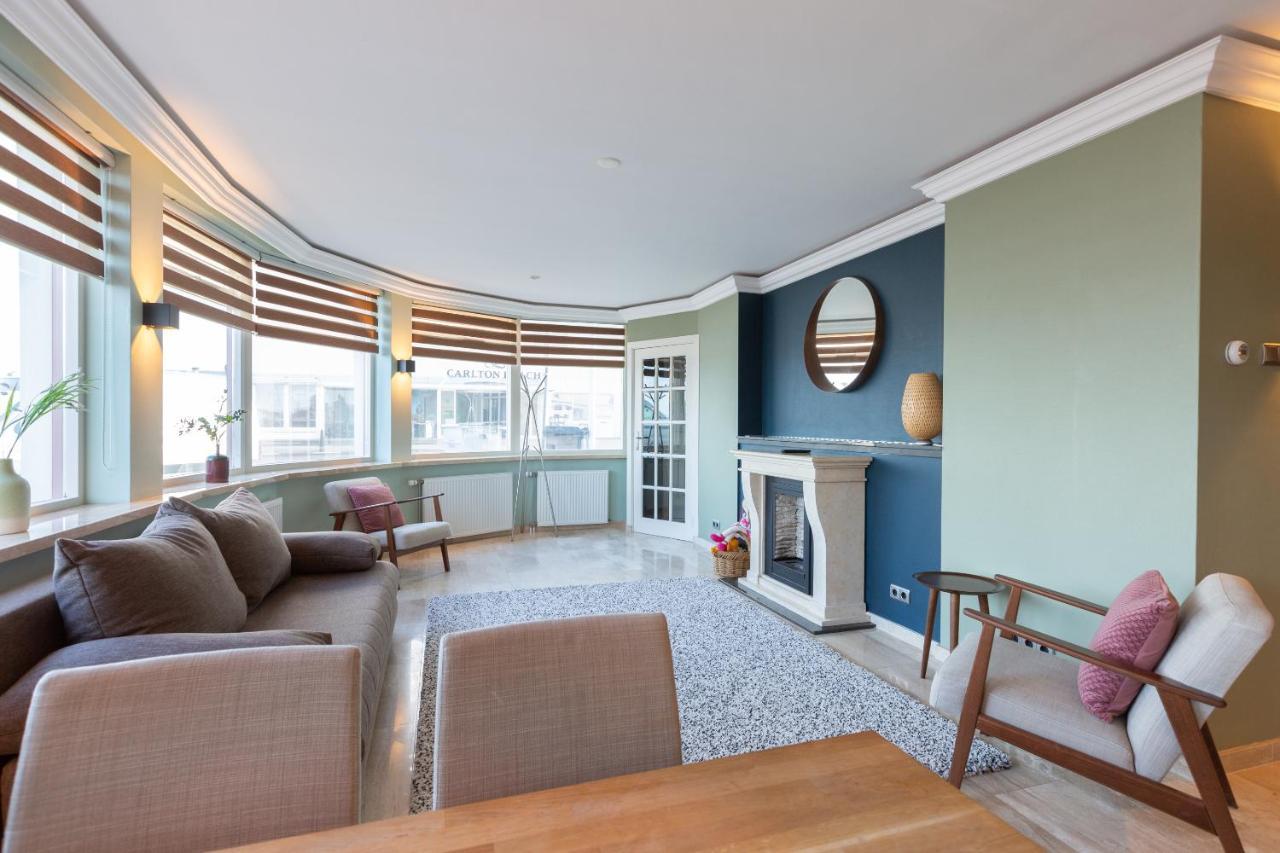 Family Room,27263729:JPEG