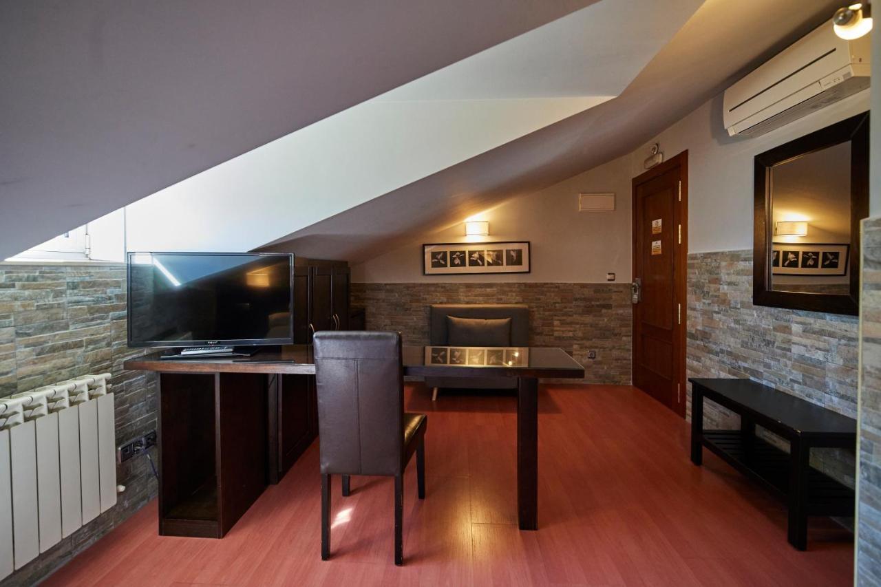 Habitación Familiar con bañera de hidromasaje (2 adultos + 1 niño)