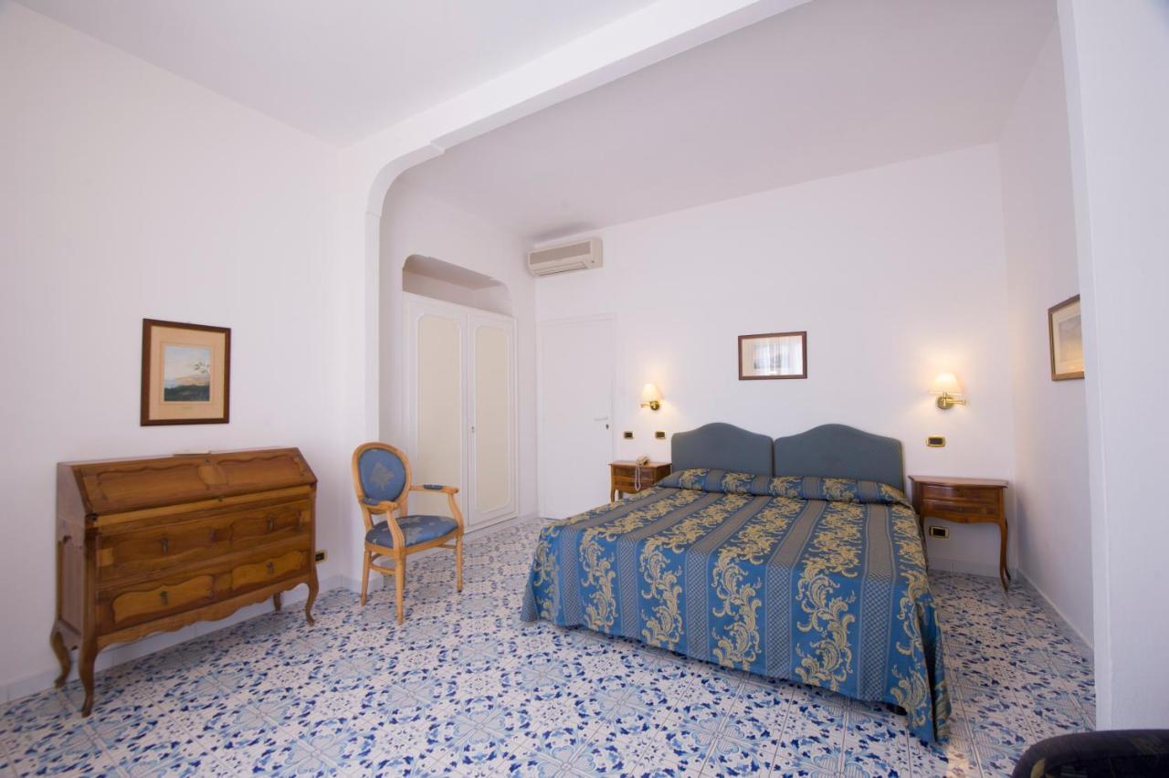Standard Double Room with Balcony and Sea View,1547045107:JPEG