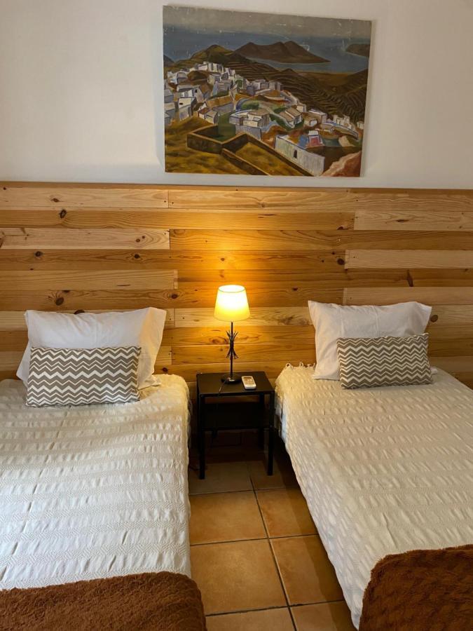 Chambre Lits Jumeaux avec Salle de Bains Commune