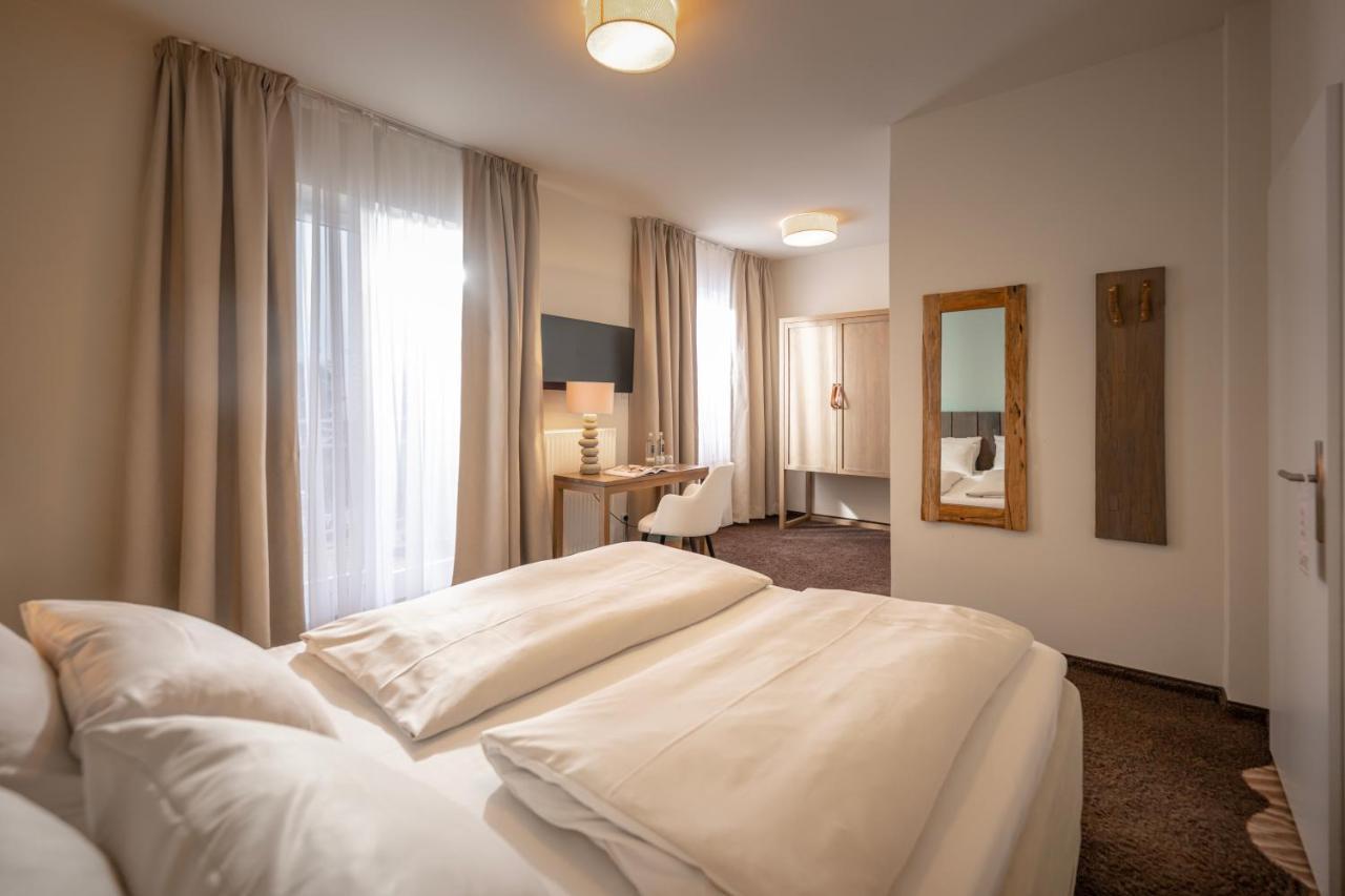 Junior Suite,1341803405:JPEG