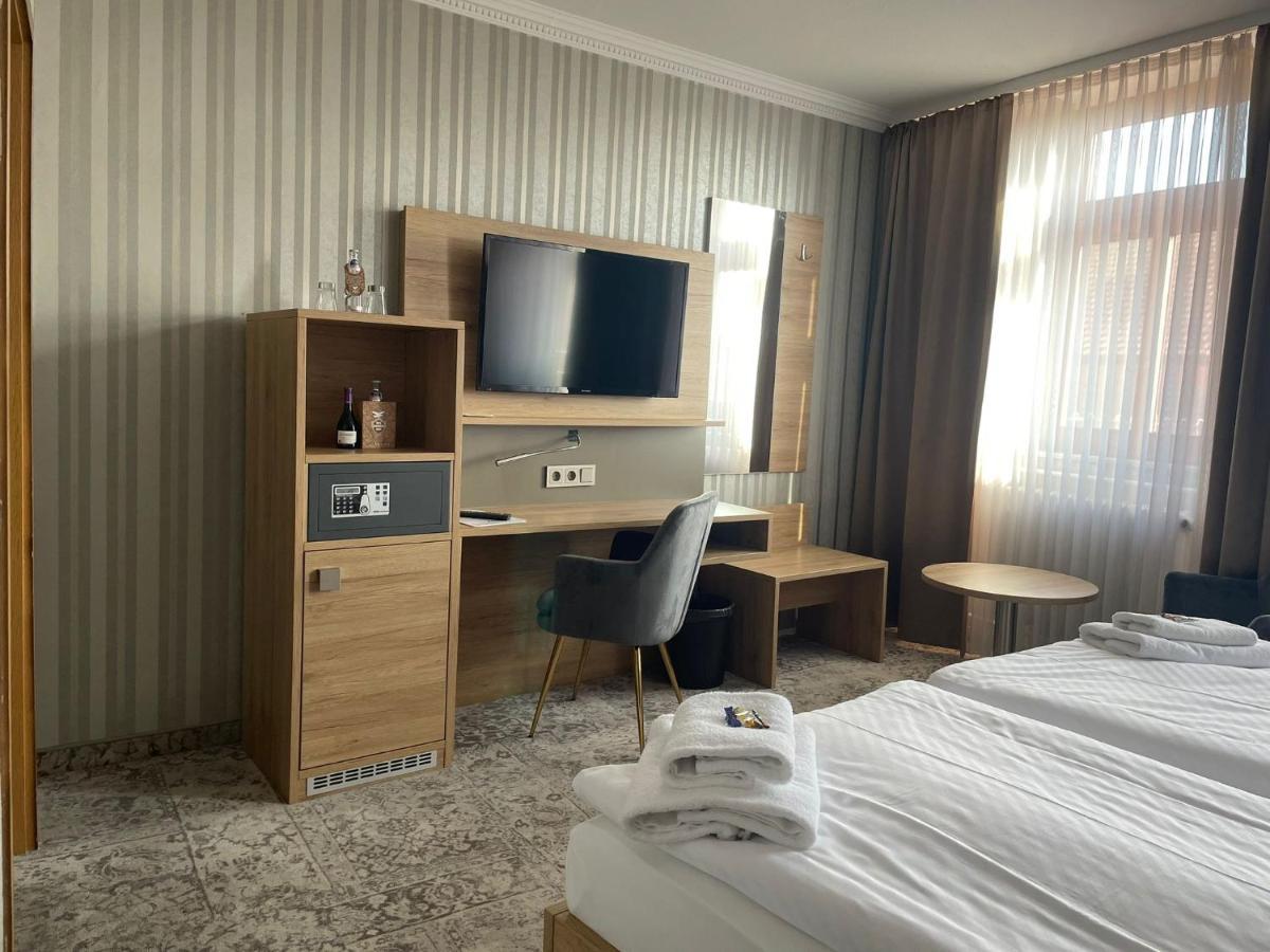 Double Room,1351925764:JPEG