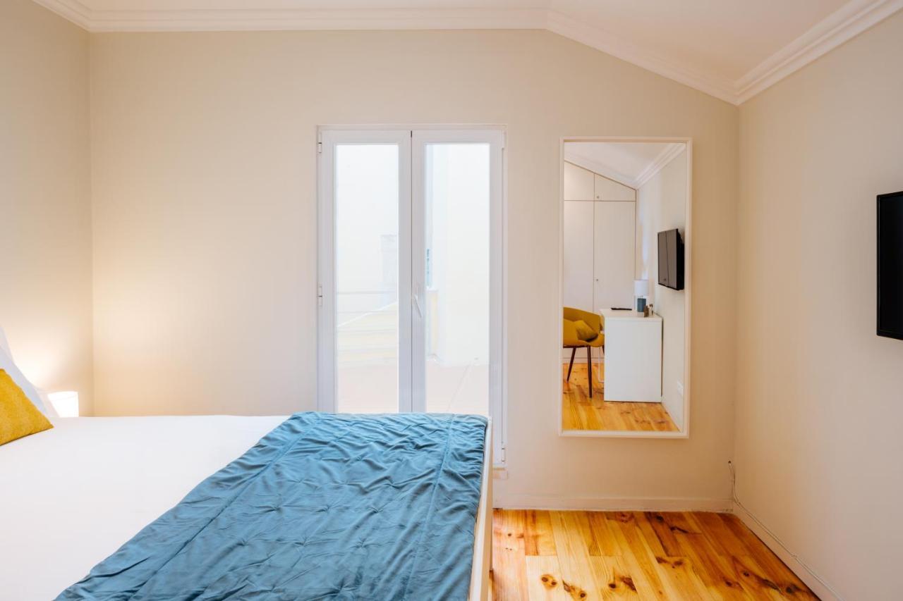 Quarto Duplo com Terraço e Casa de Banho Partilhada