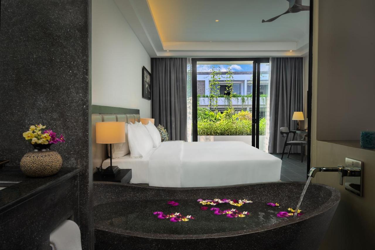 Deluxe Double or Twin Room with Pool View