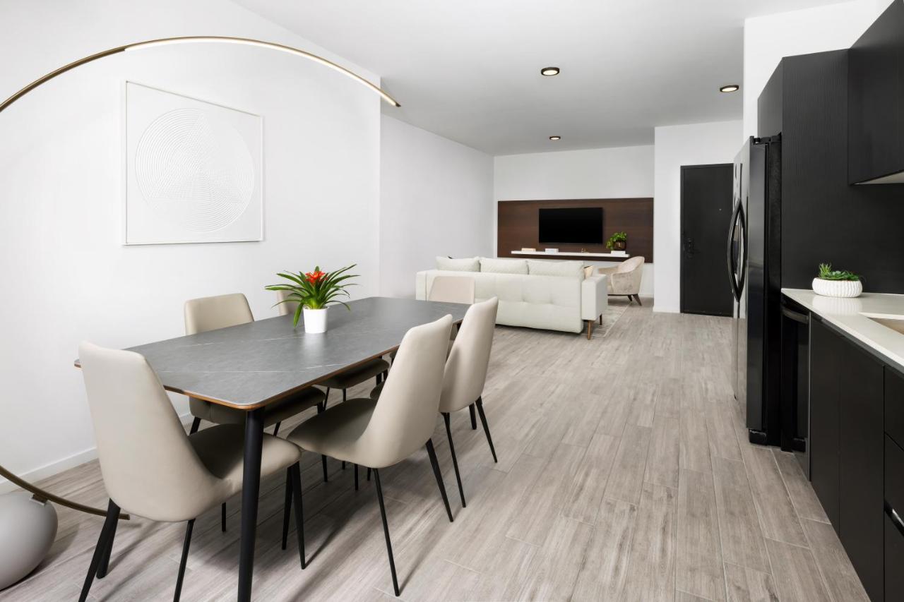 Suite met 3 Slaapkamers met Kingsize/Queensize/Queensize Bed - Uitzicht op de Stad
