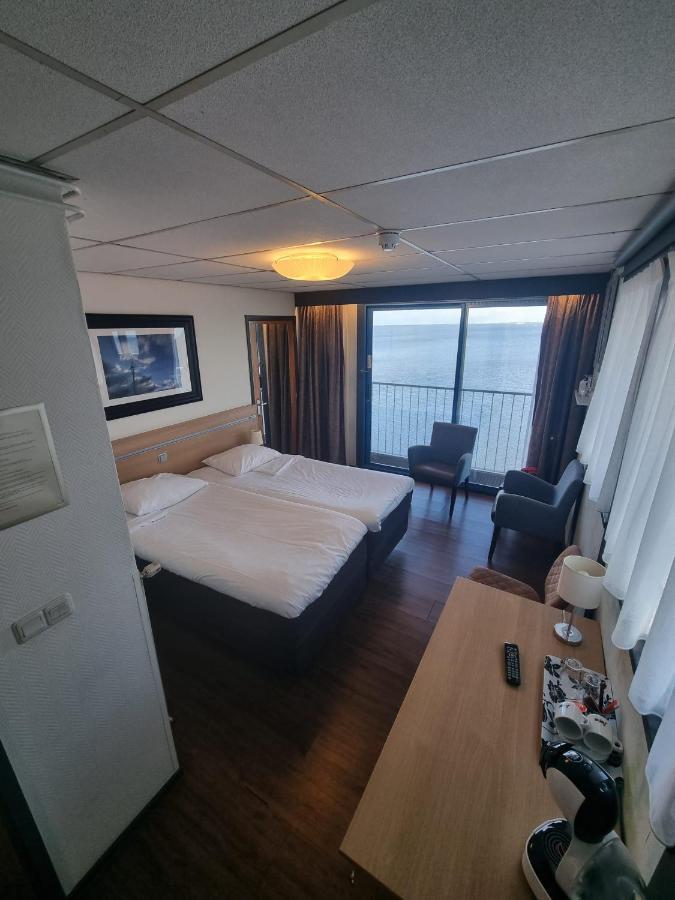 Deluxe Tweepersoonskamer met 2 Aparte Bedden en Uitzicht op Zee