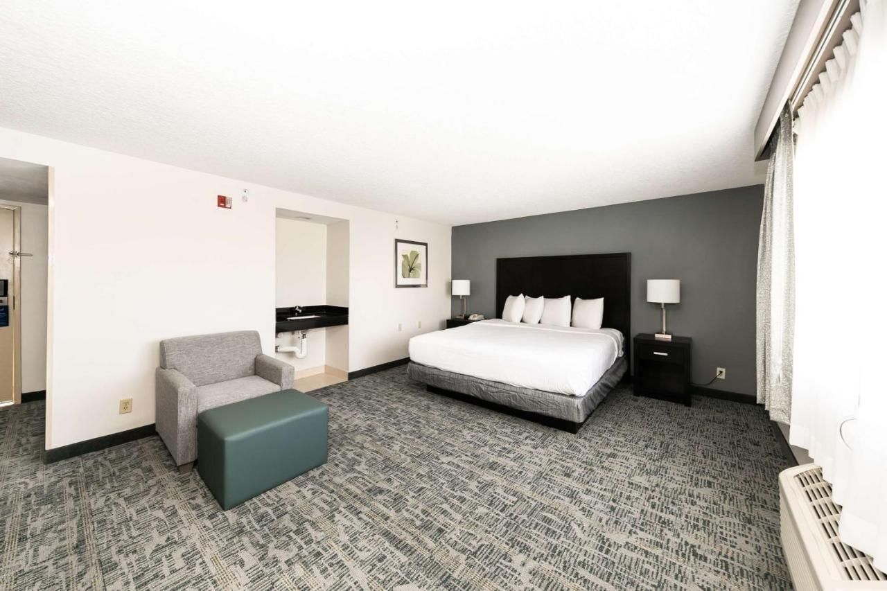 King Room with Bath Tub - Disability Access/Non-Smoking