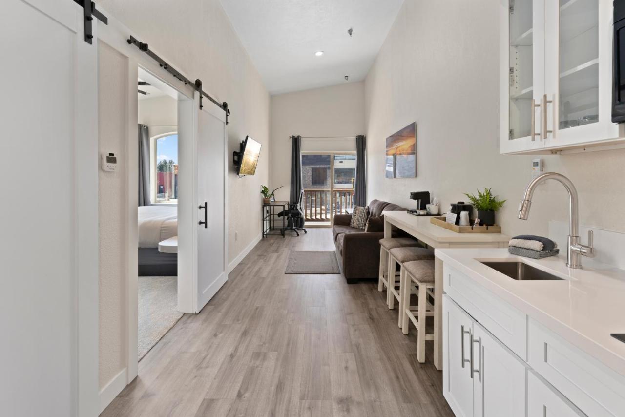 Deluxe Family Suite