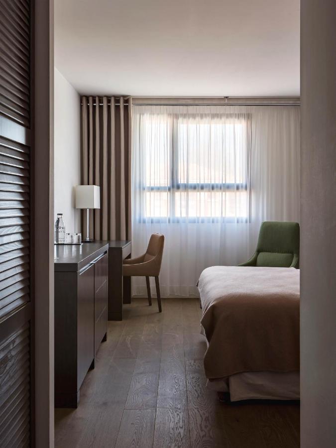 Standard Double Room,1396122395:JPEG