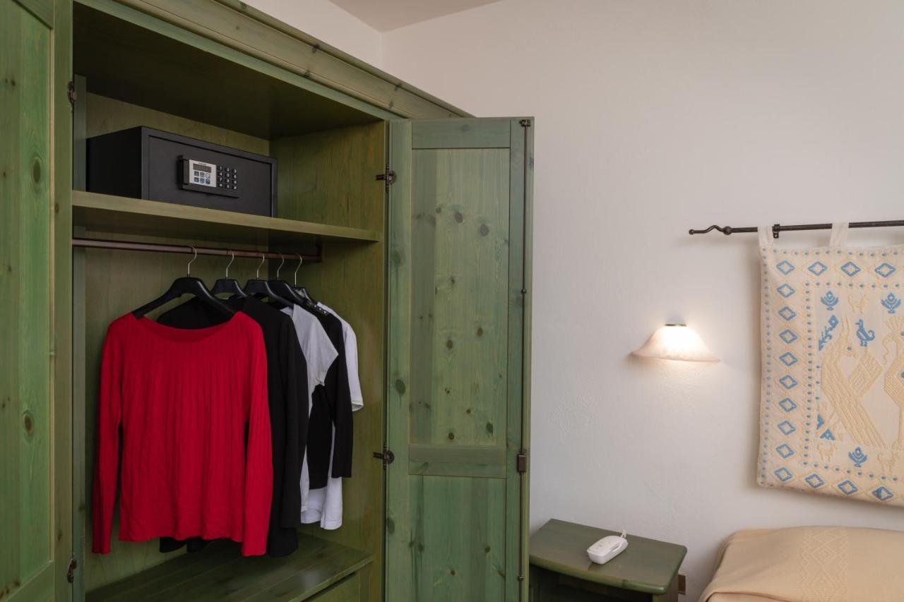 Zimmer mit Queensize-Bett und Meerblick