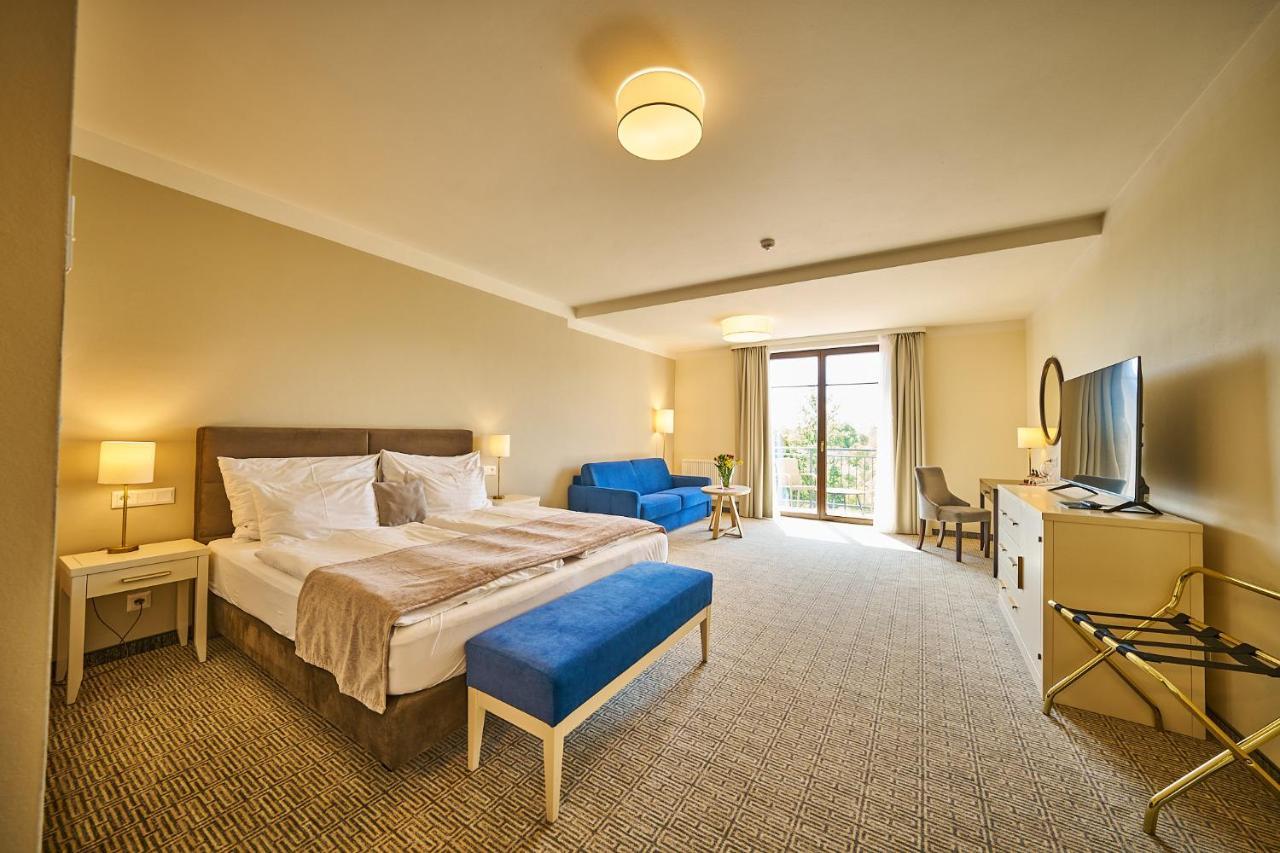 Junior Suite,1556451208:JPEG