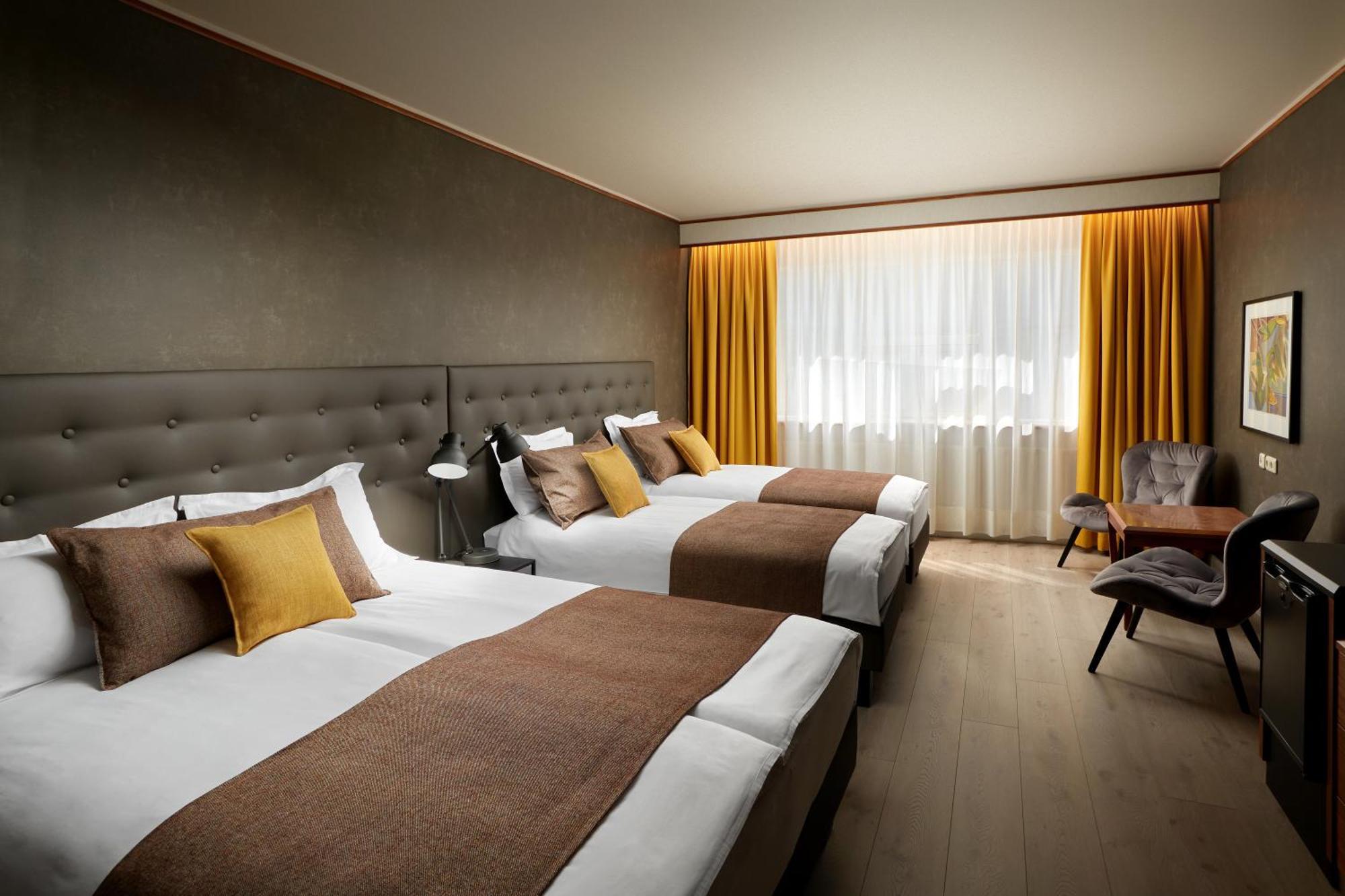 Superior Twin Room - Free Spa,1588036638:JPEG
