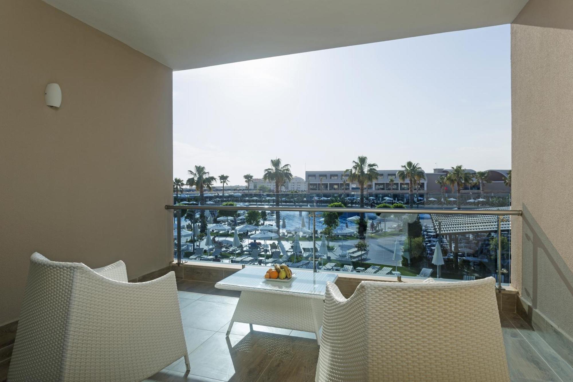 Deluxe Double or Twin Room with Pool View