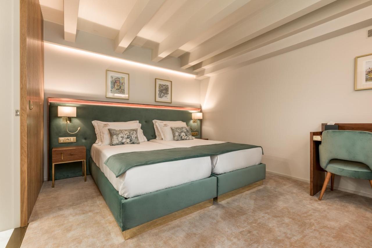 Großes Doppel-/Zweibettzimmer