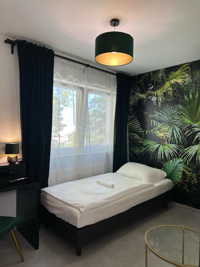 Single Room with Shared Bathroom,1481049914:JPEG