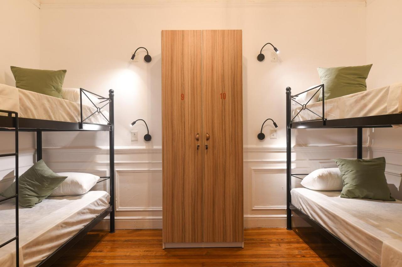 Cama Individual en habitación compartida masculina