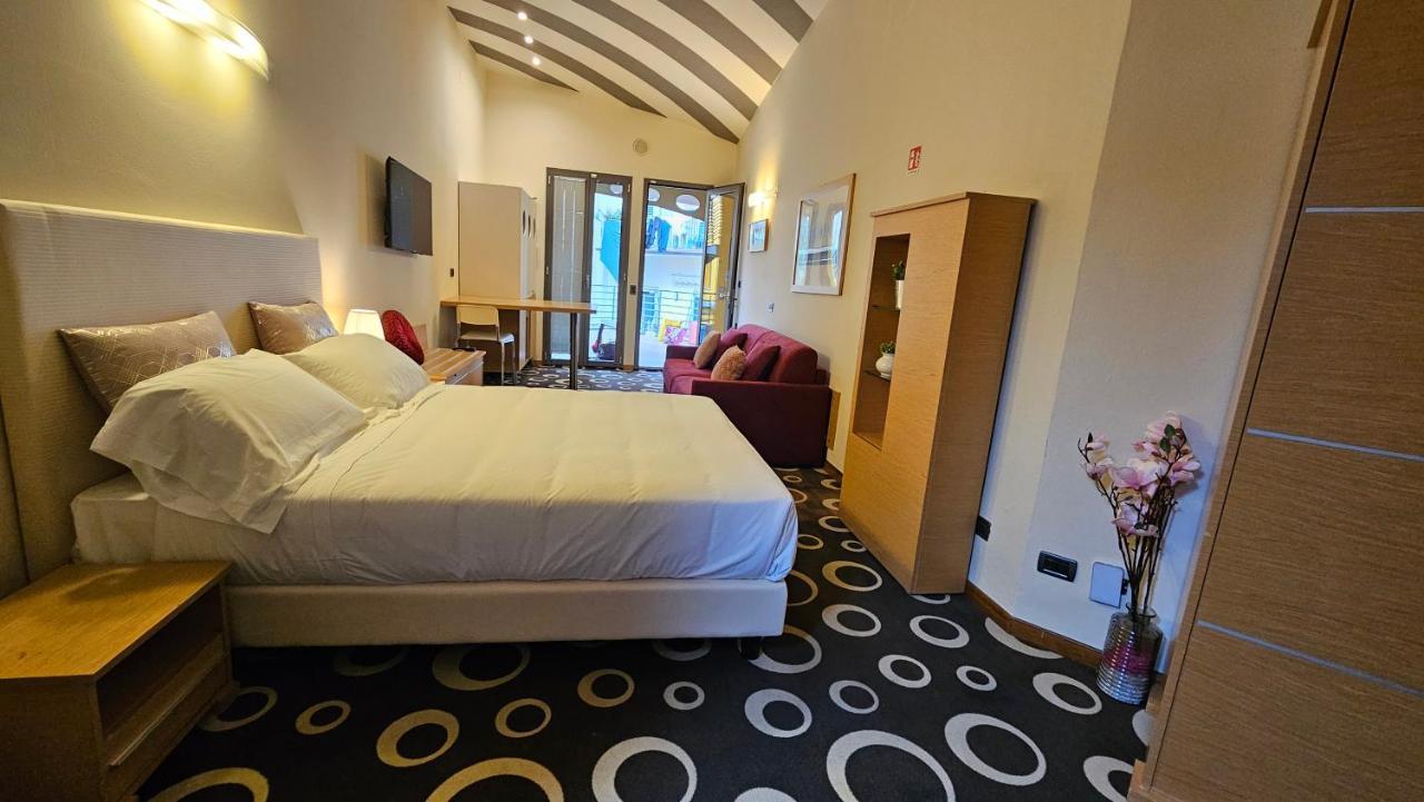 Superior Double Room,1522915075:JPEG