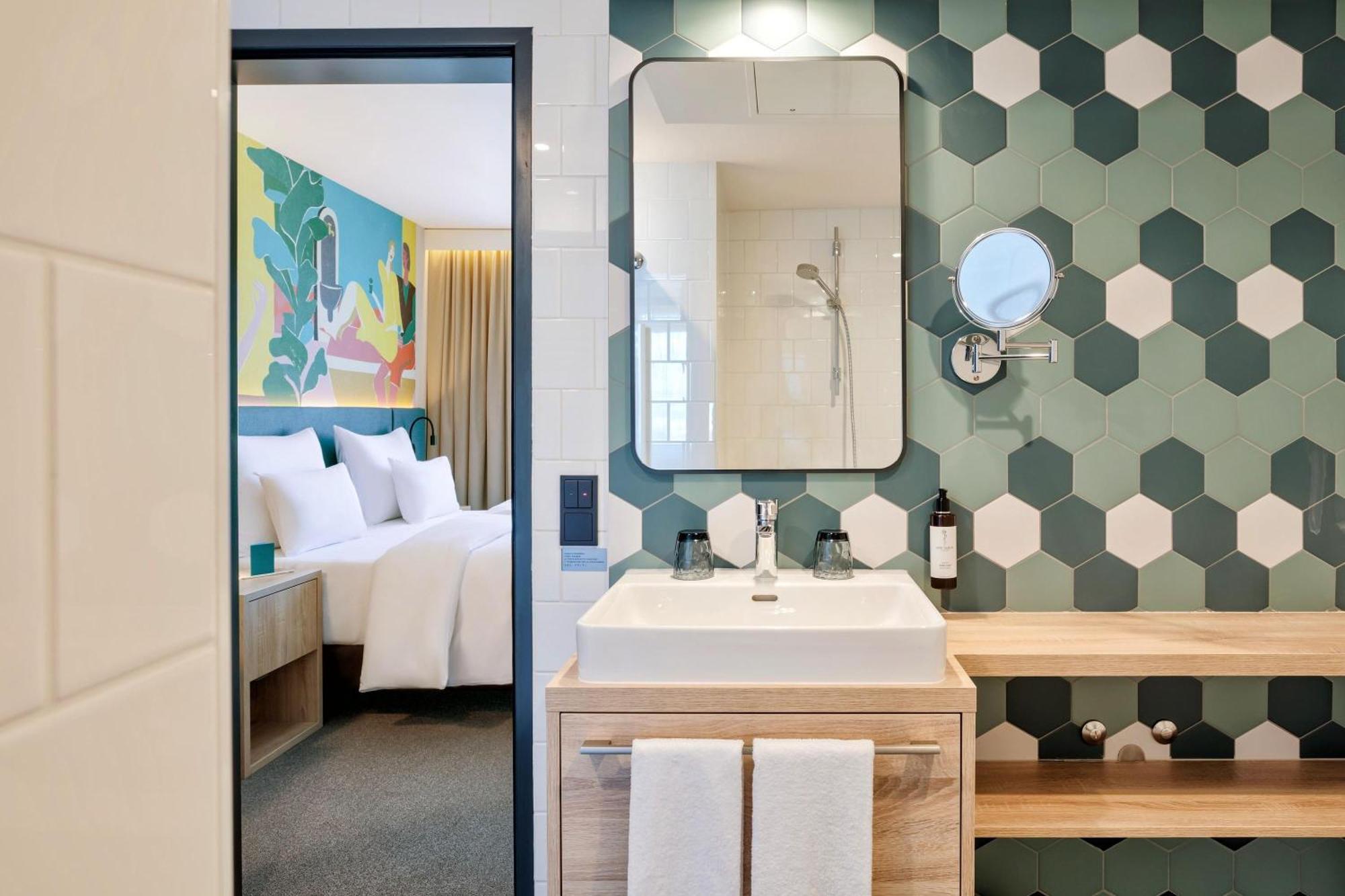 Chambre Lit King-Size - Accessible aux Personnes à Mobilité Réduite