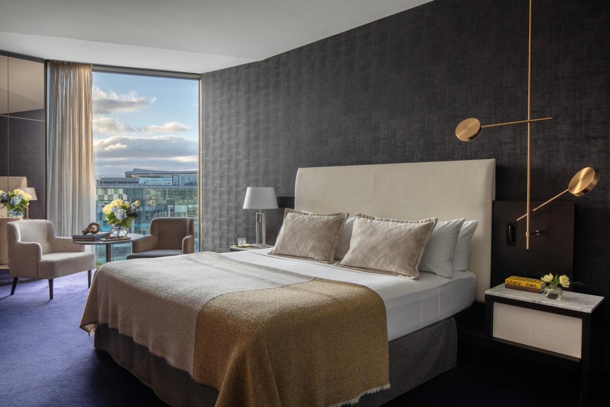 Habitación Premium con vistas y cama supletoria (2 adultos y 1 niño)