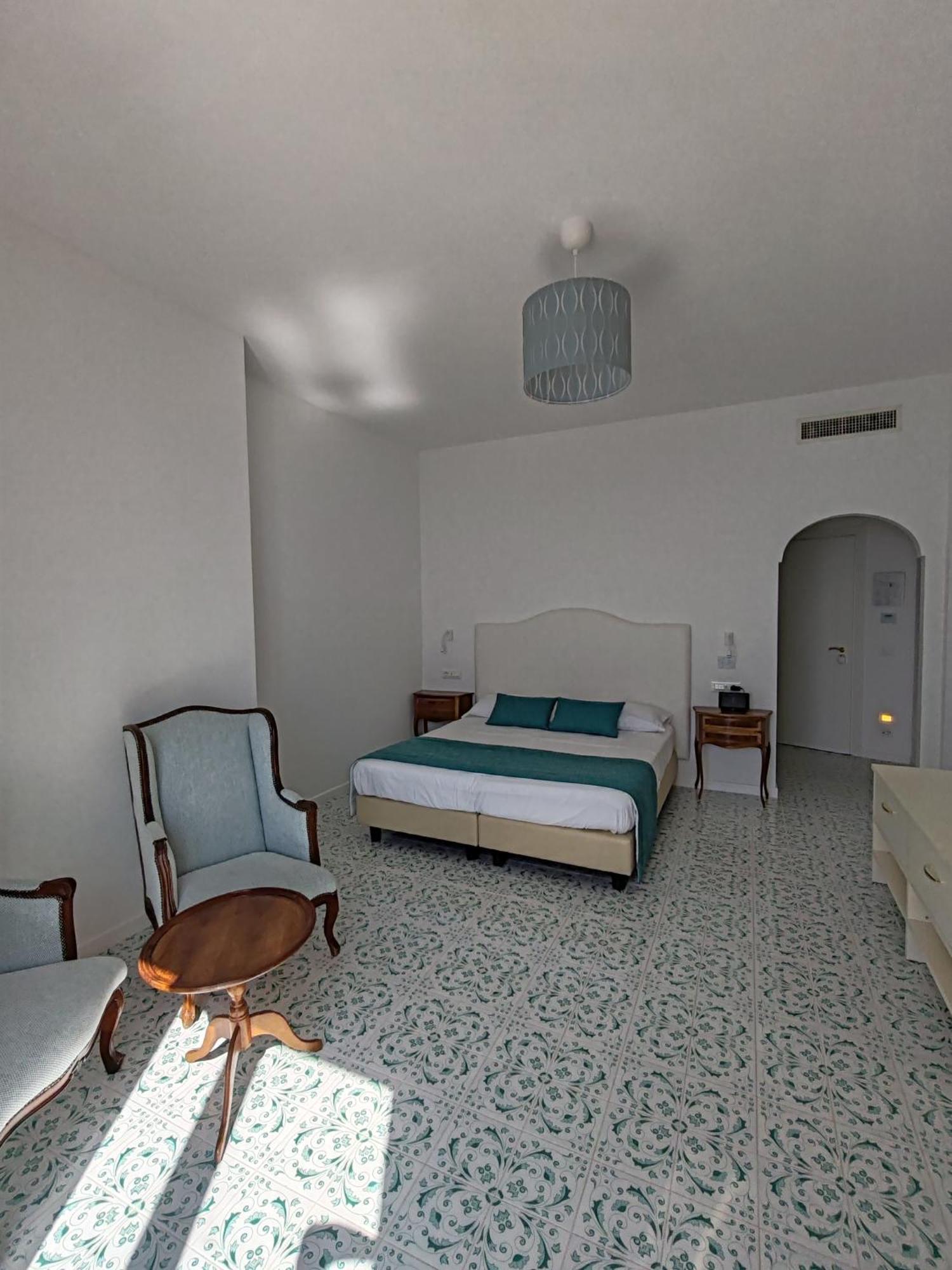 Classic Double Room with Sea View,1539781372:JPEG