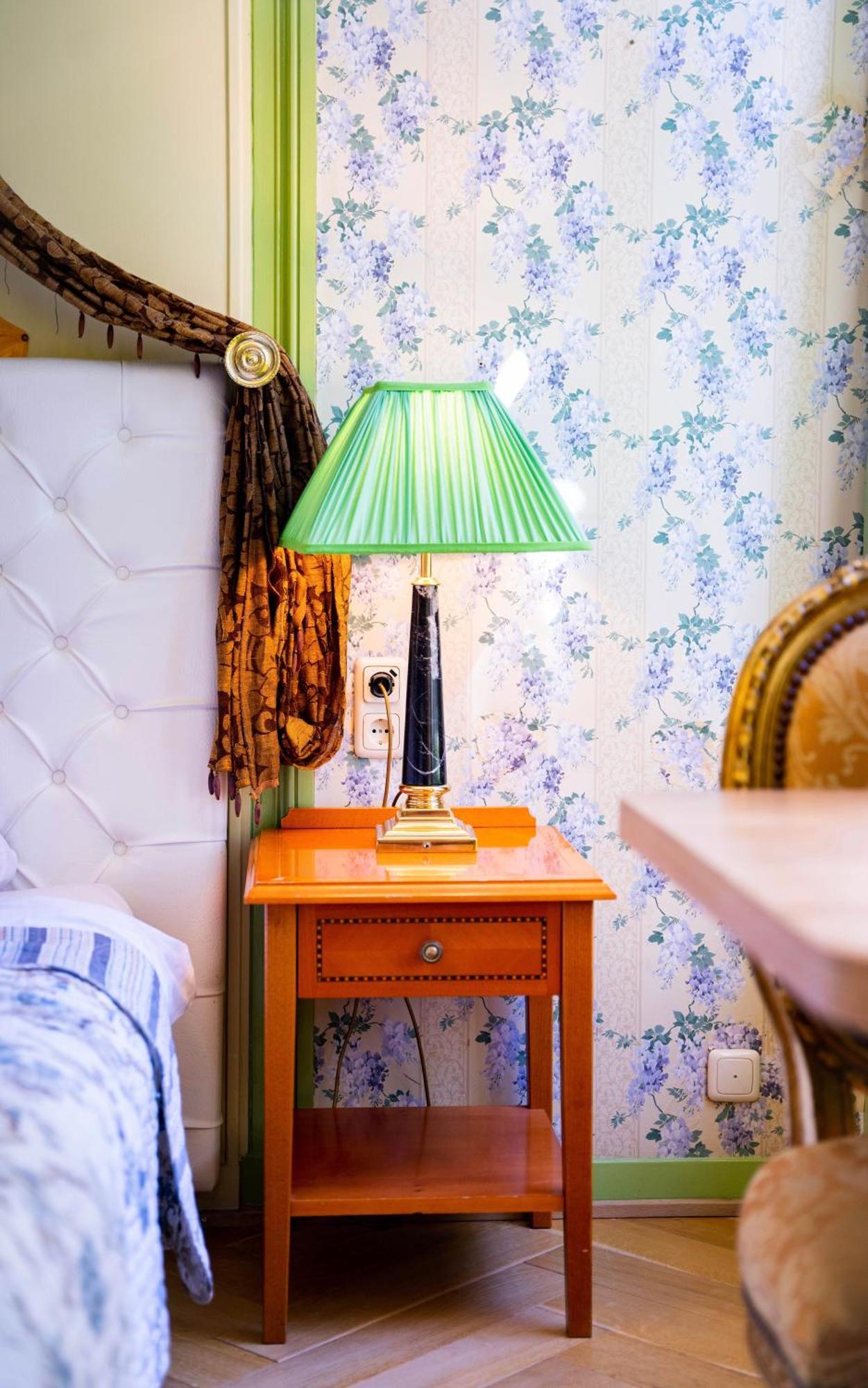 Zweibettzimmer mit Stadtblick