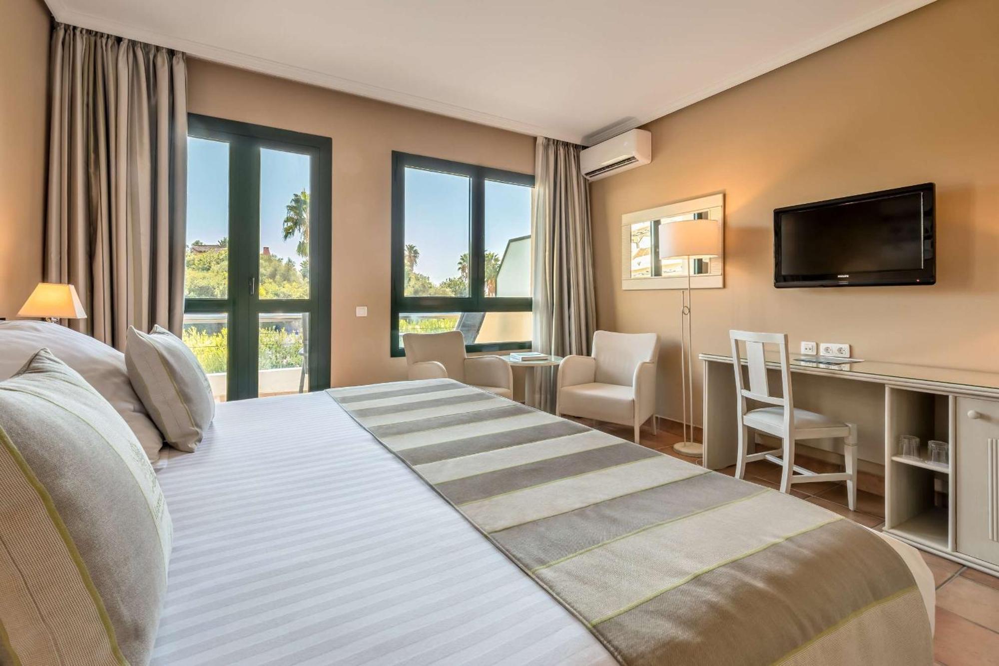 Double Room (1 Adult),1543175179:JPEG